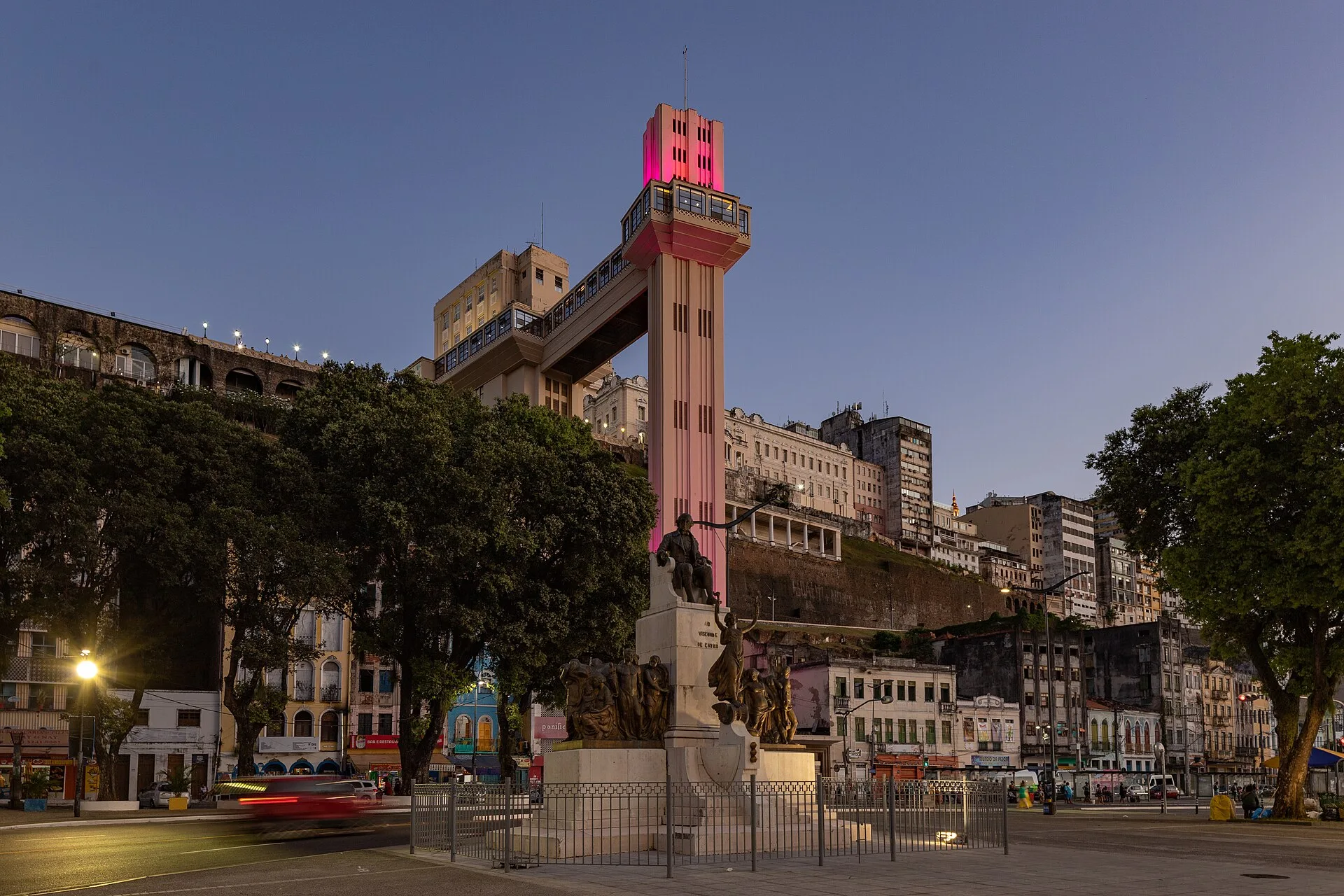 L'Elevador Lacerda et la Cidade Baixa
